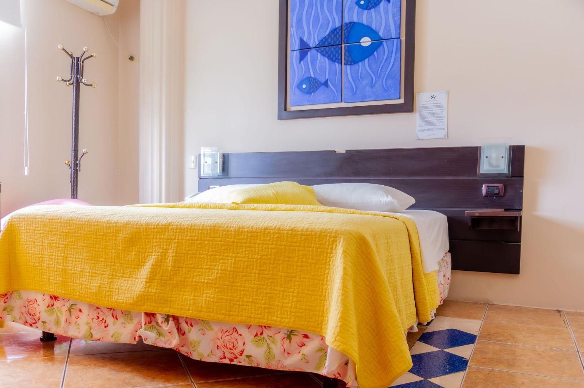 מנטה Hostal Antares מראה חיצוני תמונה
