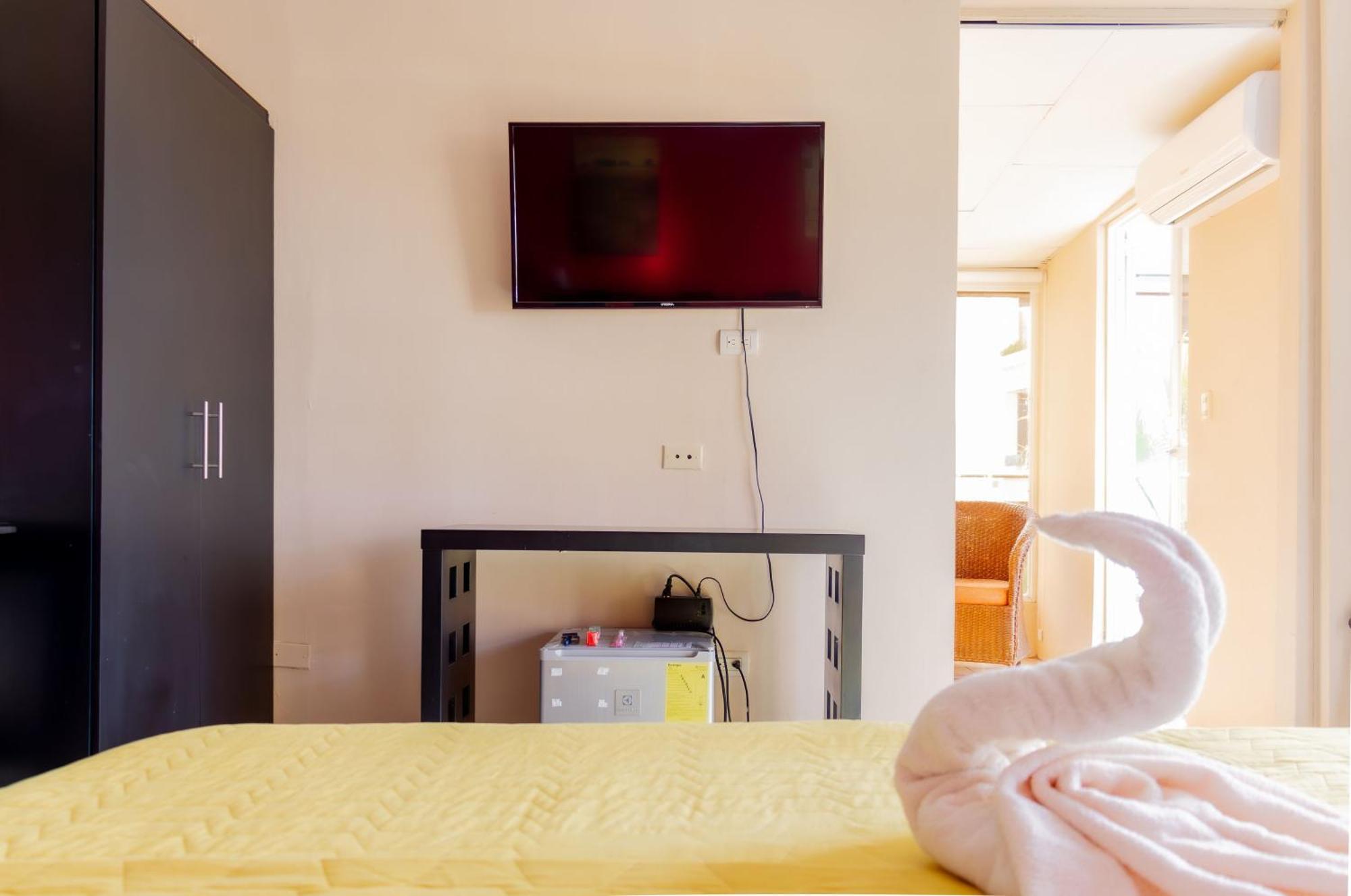 מנטה Hostal Antares מראה חיצוני תמונה