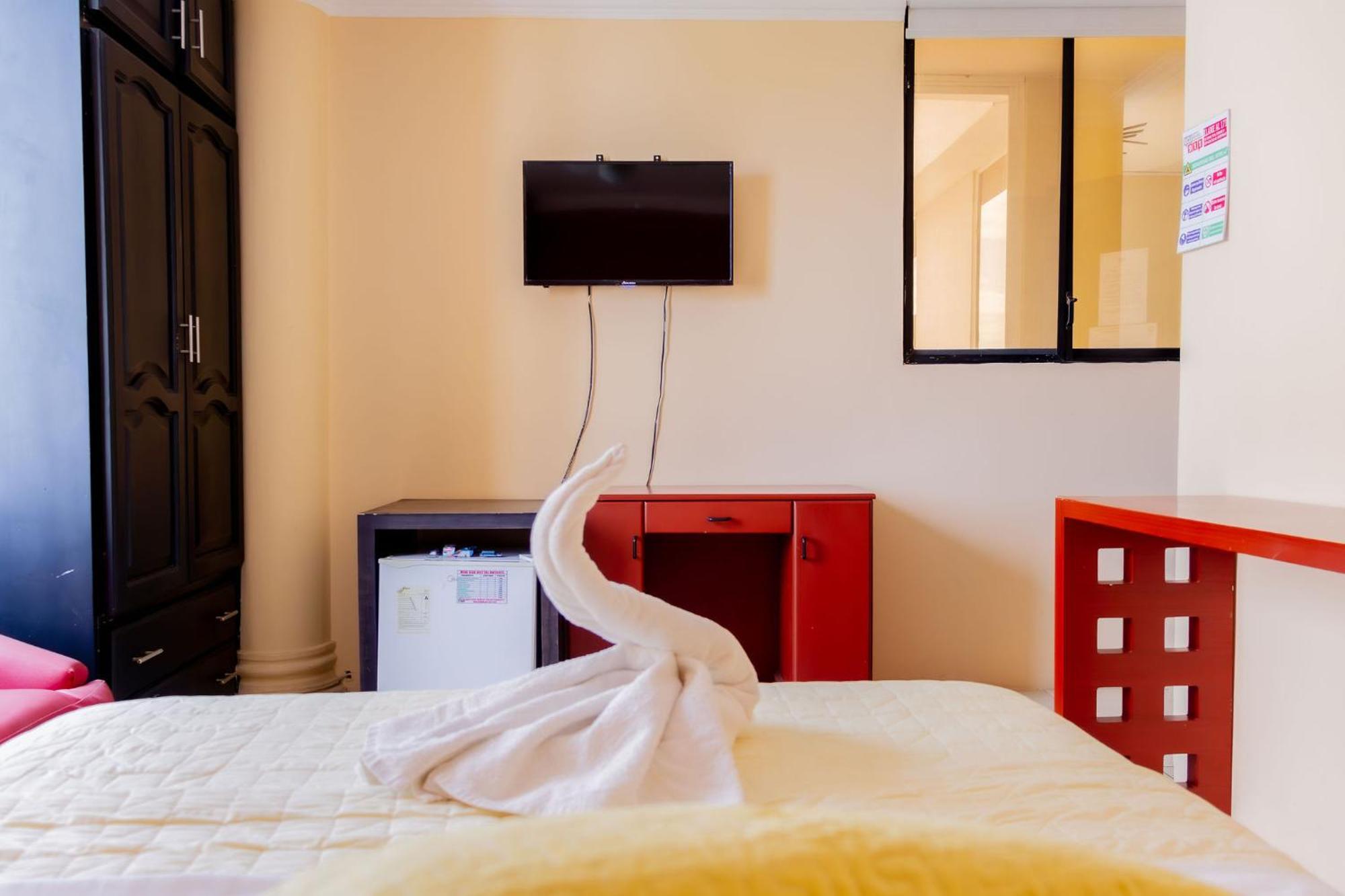 מנטה Hostal Antares מראה חיצוני תמונה