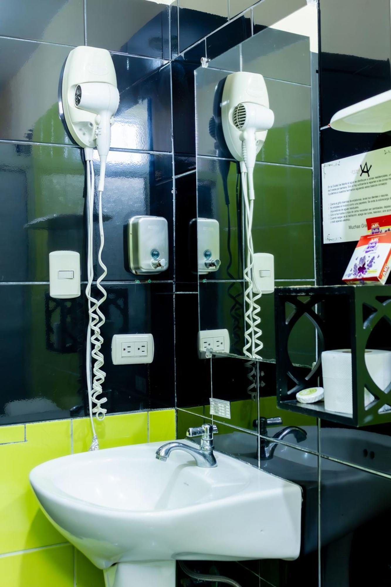 מנטה Hostal Antares מראה חיצוני תמונה