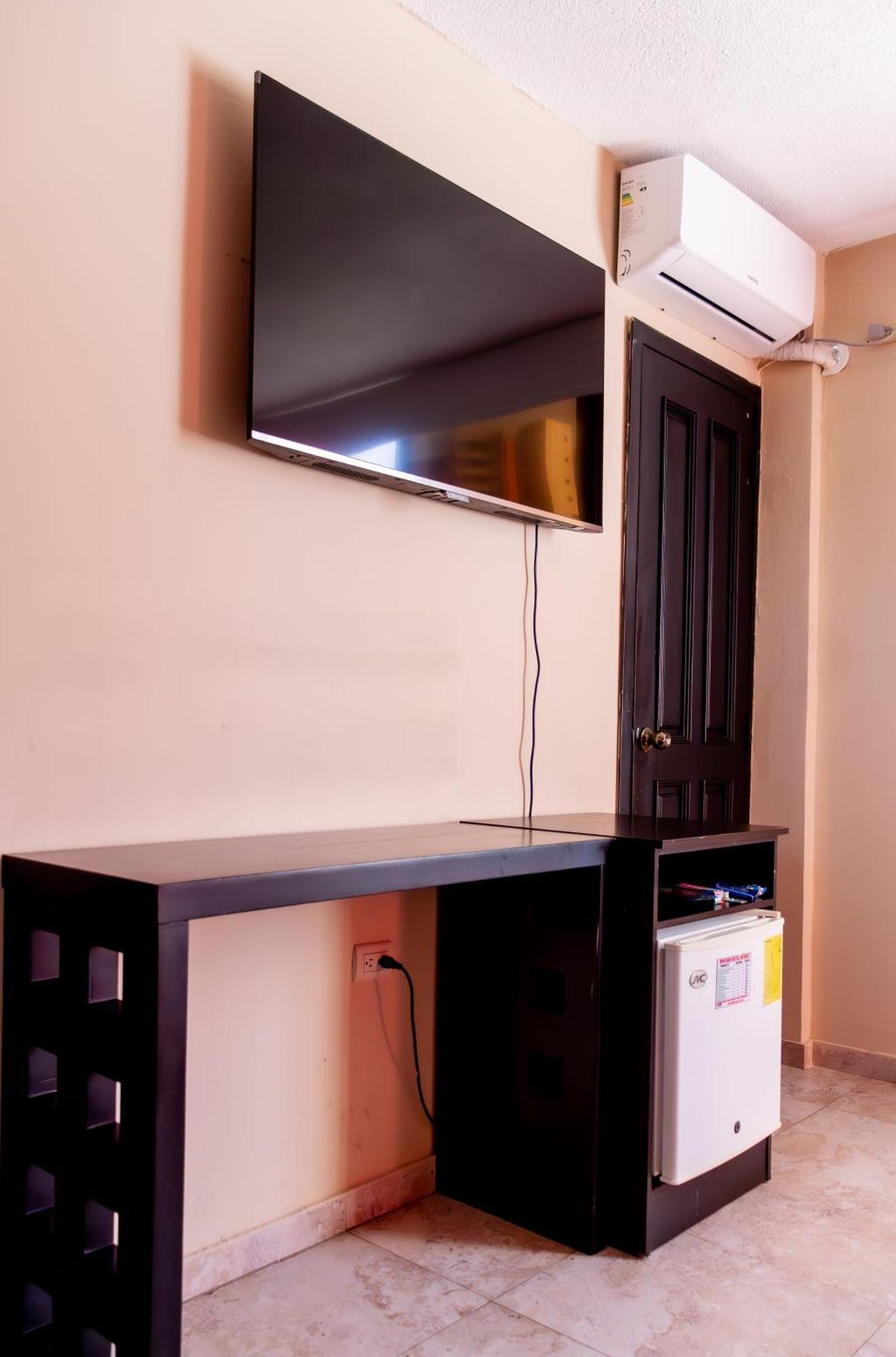 מנטה Hostal Antares מראה חיצוני תמונה