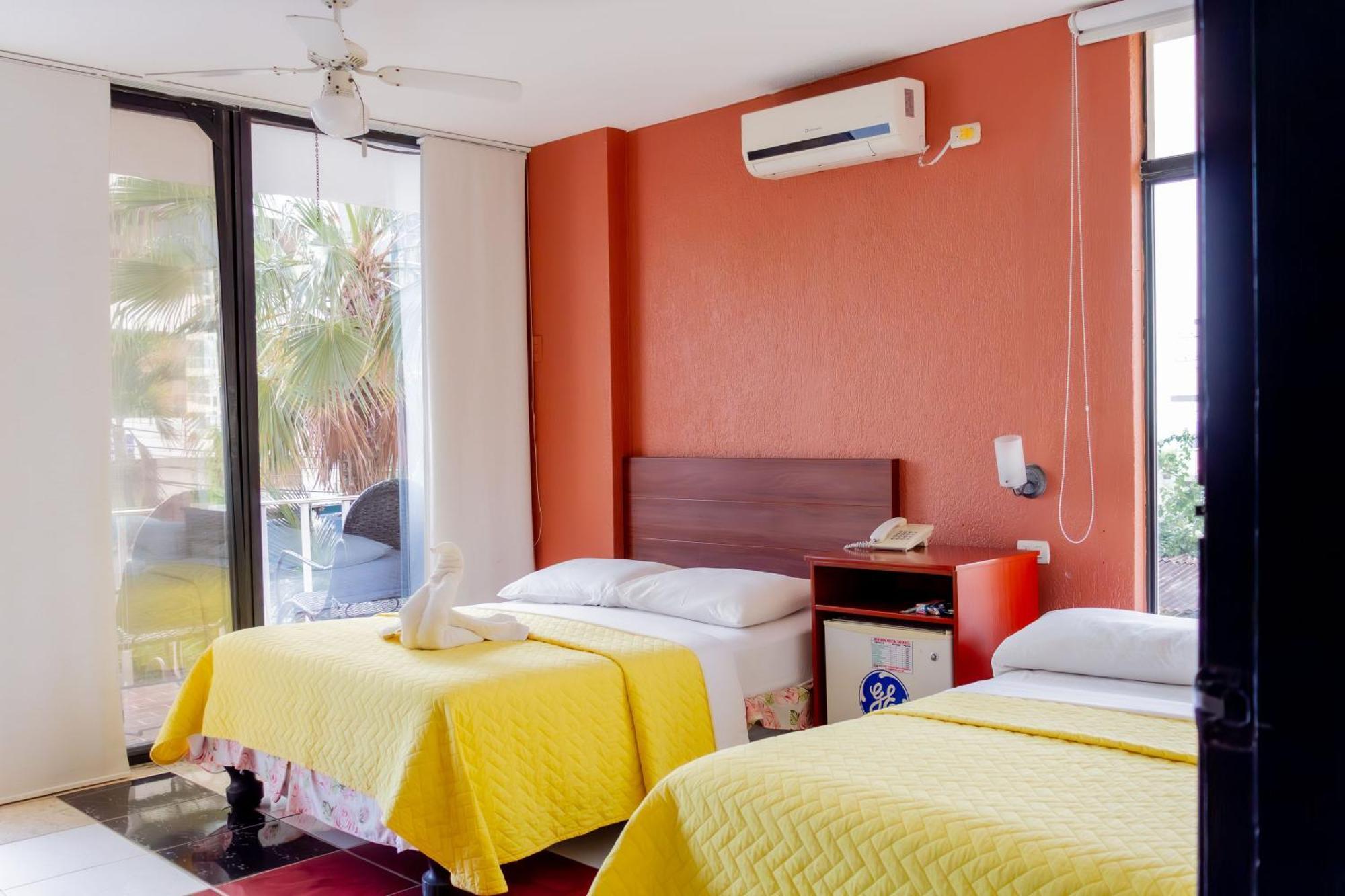 מנטה Hostal Antares מראה חיצוני תמונה