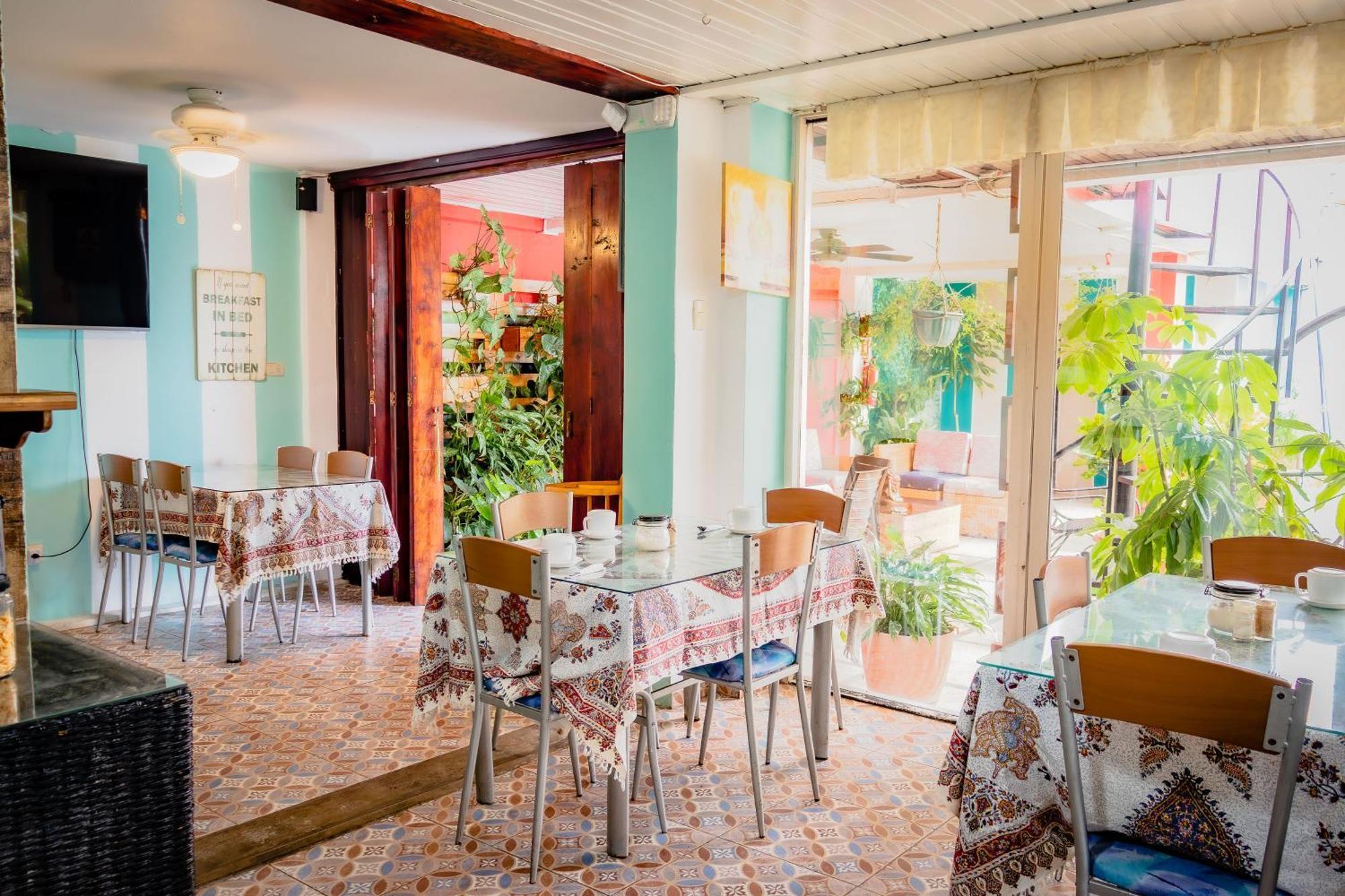 מנטה Hostal Antares מראה חיצוני תמונה